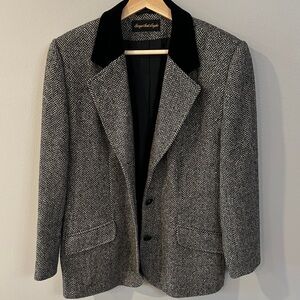 ✨Elegant Wool Herringbone Blazer with Velvet Black Collar✨